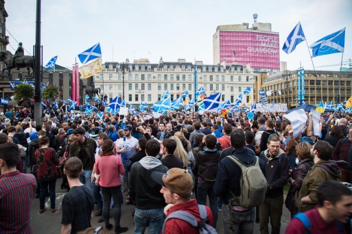 'People Make Glasgow' - Arriving to a sea of blue in George Square