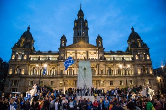 Glasgow City Chambers with the Saltire - George Square